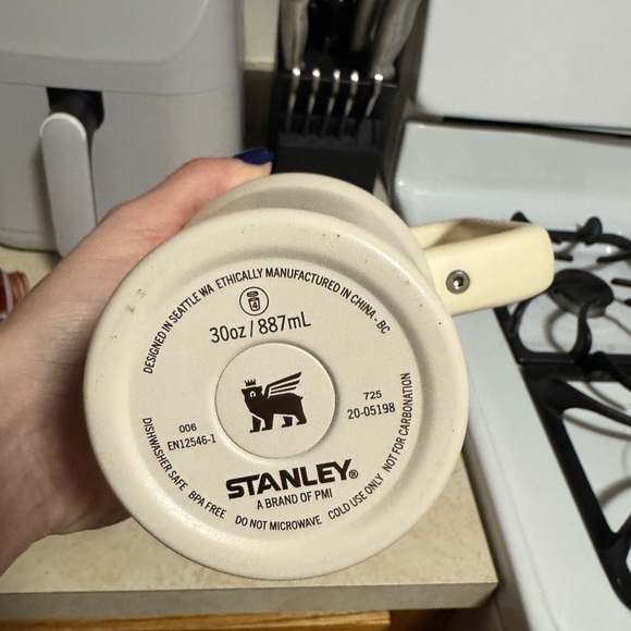 Stanley Cream Mug with Brown Lid - Picture 6 of 6